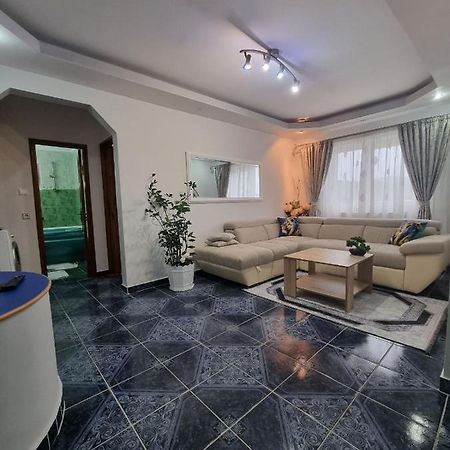 Emily Residence Curtea De Arges Ngoại thất bức ảnh